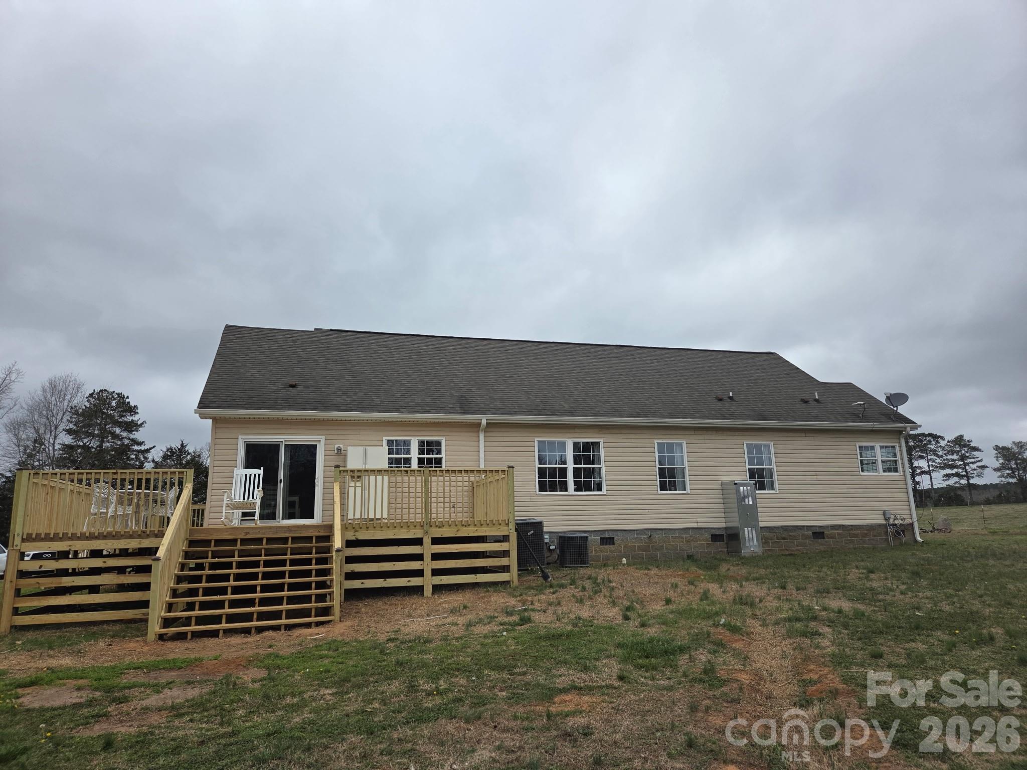 2262 Center Road — Chester