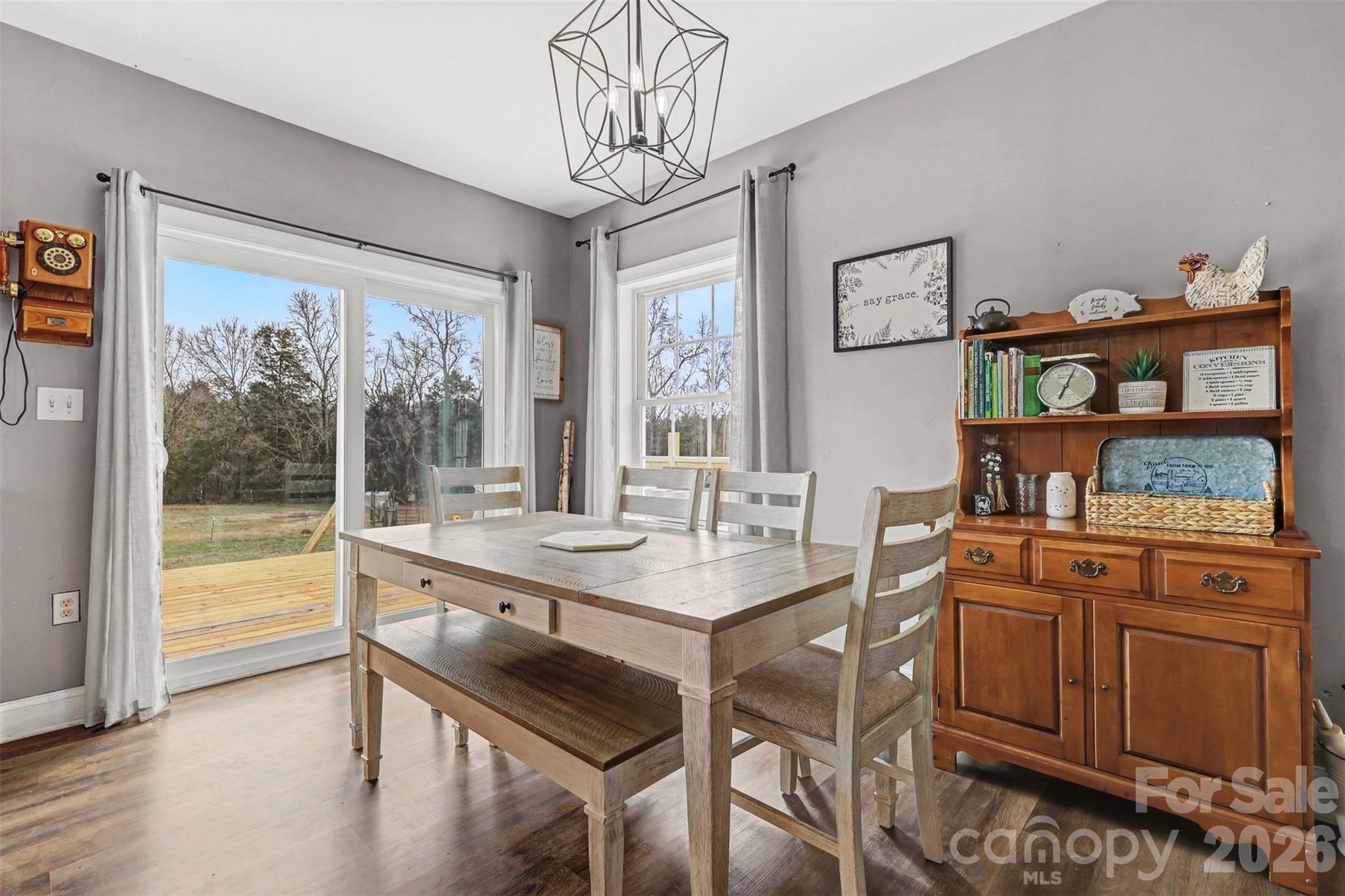 2262 Center Road — Chester