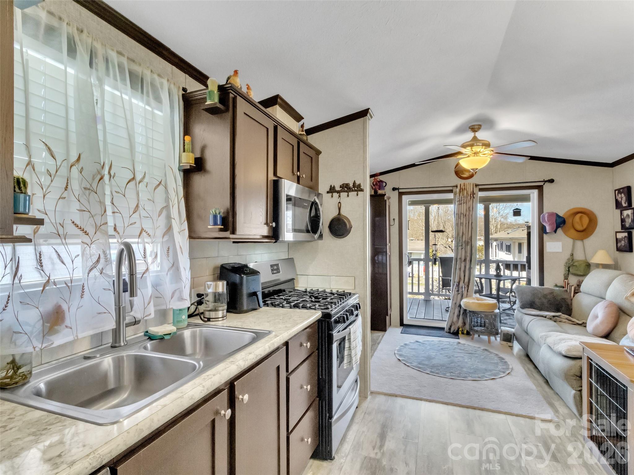 225 Pike Point — Waynesville