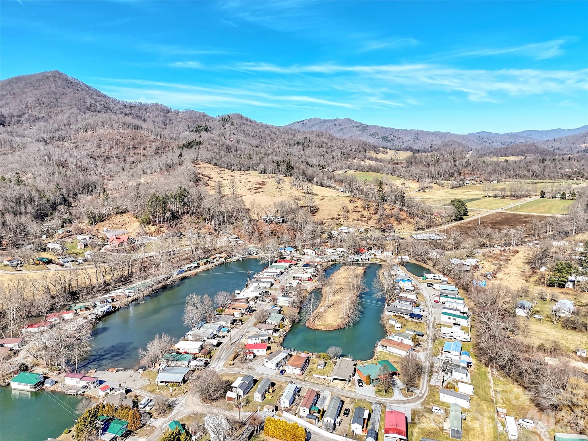 225 Pike Point — Waynesville