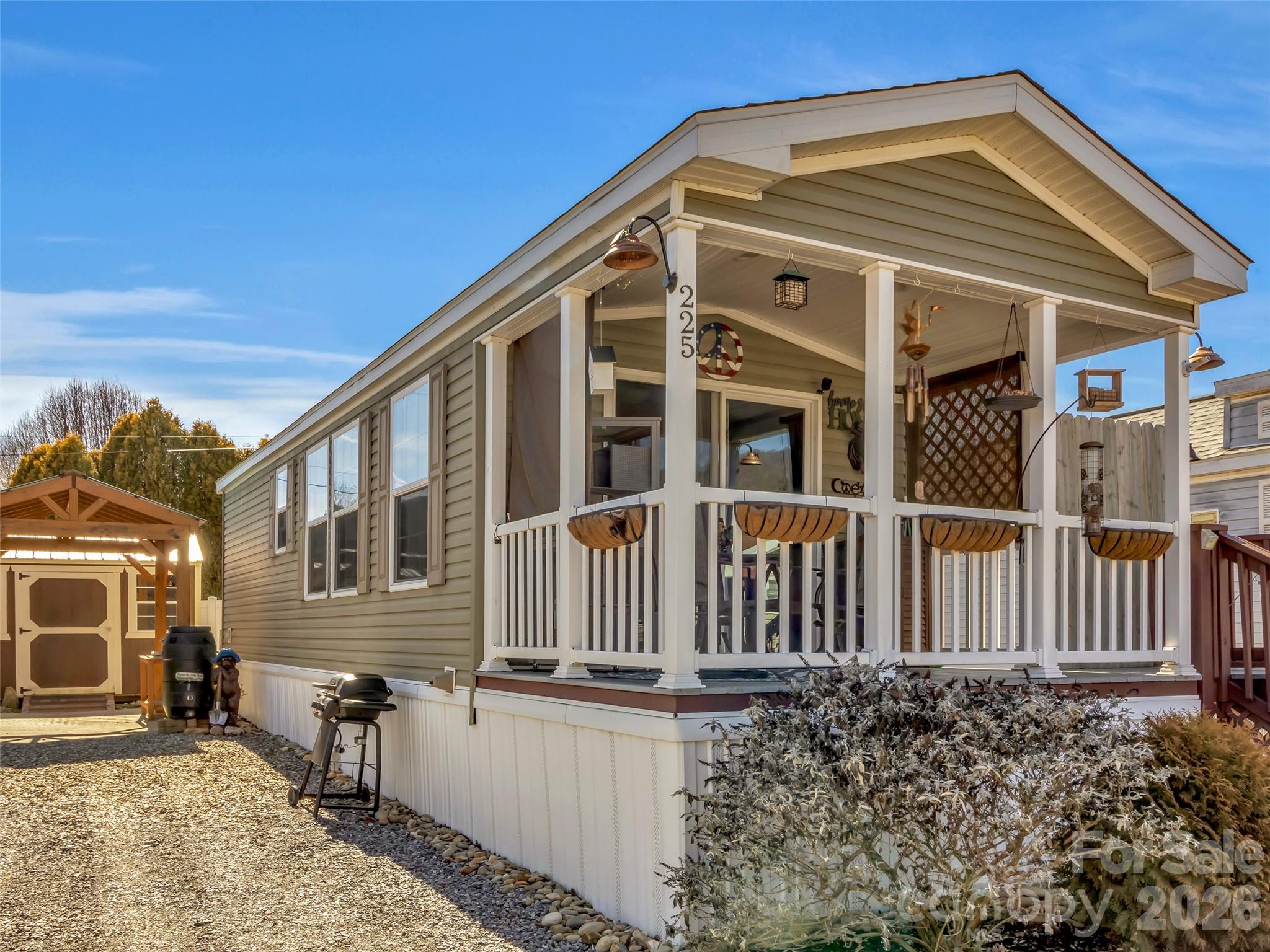 225 Pike Point — Waynesville