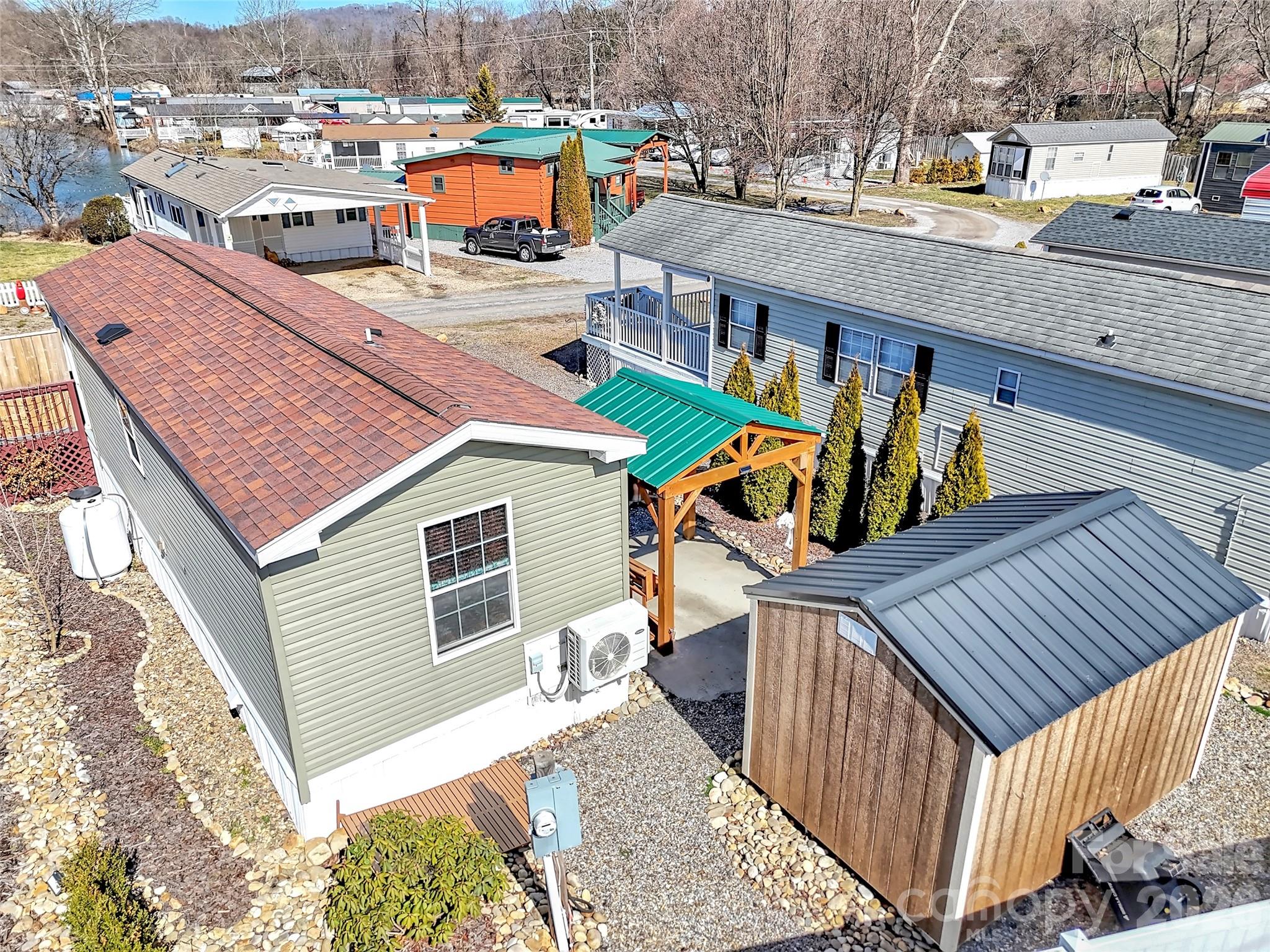 225 Pike Point — Waynesville