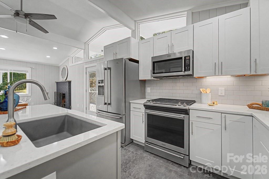 240 North Country Club Drive — Cullowhee