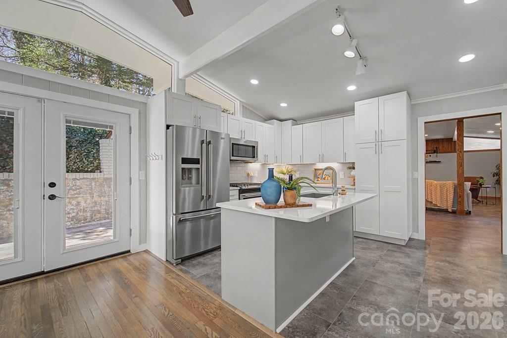 240 North Country Club Drive — Cullowhee