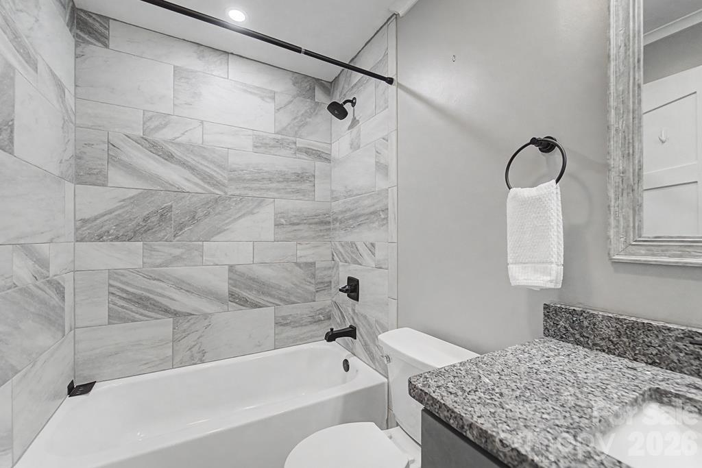 240 North Country Club Drive — Cullowhee