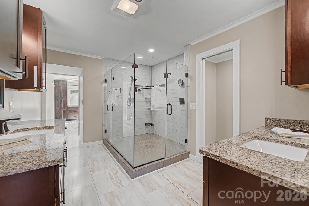 240 North Country Club Drive — Cullowhee