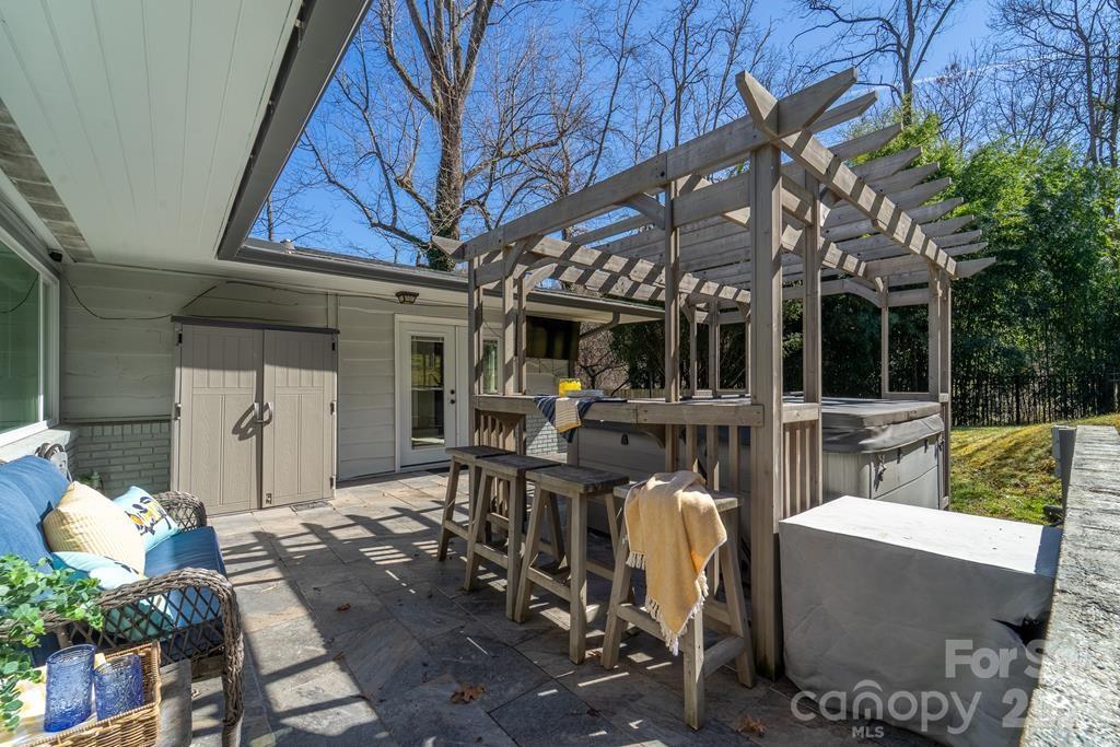 240 North Country Club Drive — Cullowhee