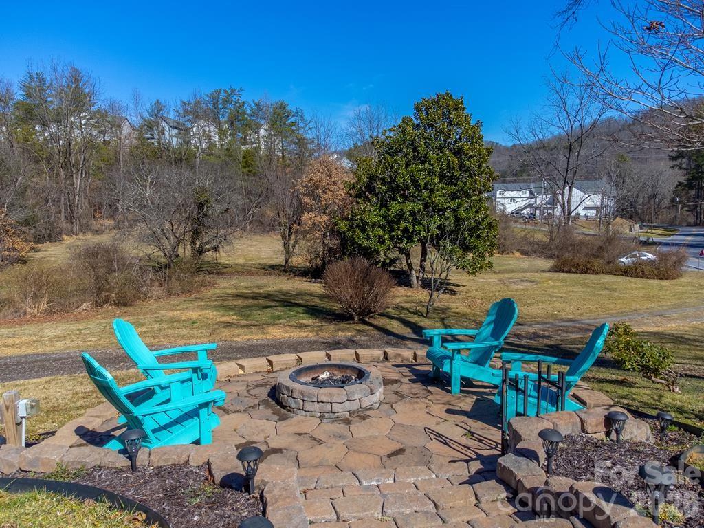 240 North Country Club Drive — Cullowhee