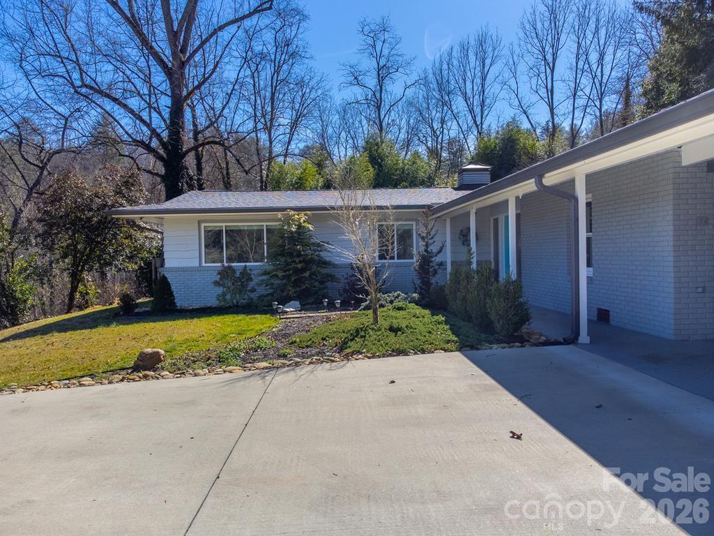 240 North Country Club Drive — Cullowhee
