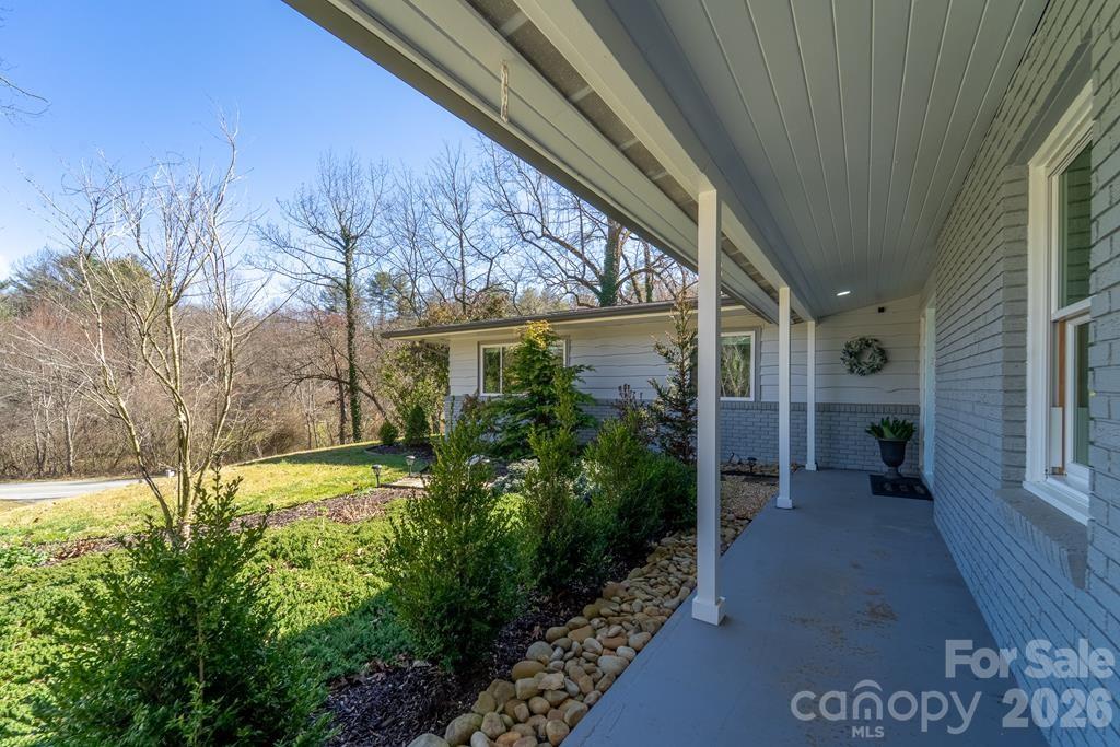 240 North Country Club Drive — Cullowhee