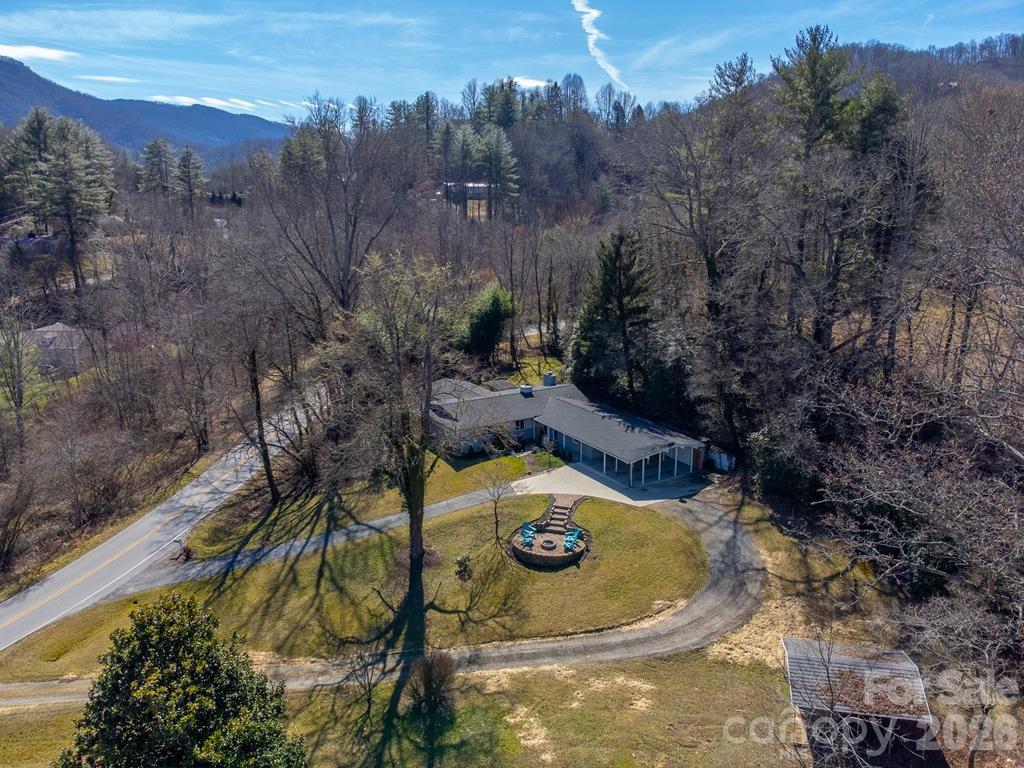 240 North Country Club Drive — Cullowhee
