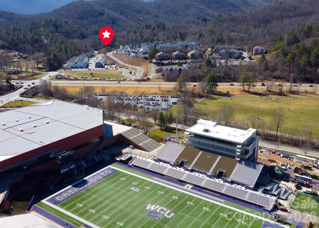 240 North Country Club Drive — Cullowhee