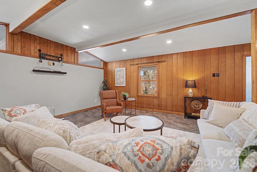 240 North Country Club Drive — Cullowhee