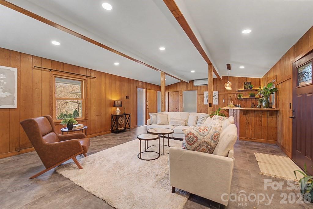 240 North Country Club Drive — Cullowhee