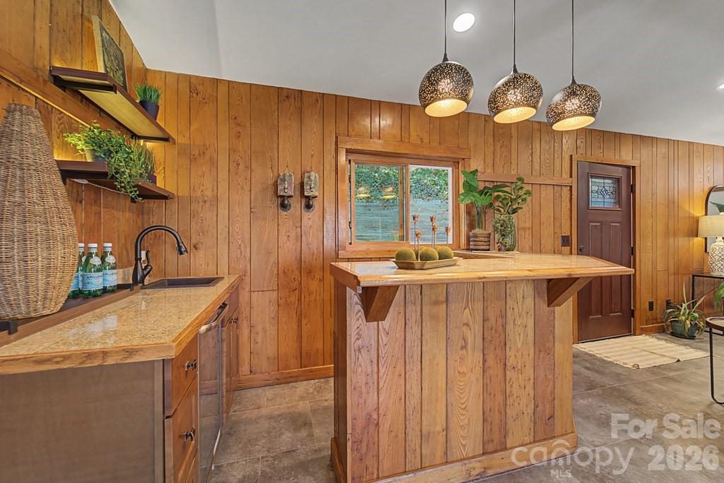 240 North Country Club Drive — Cullowhee
