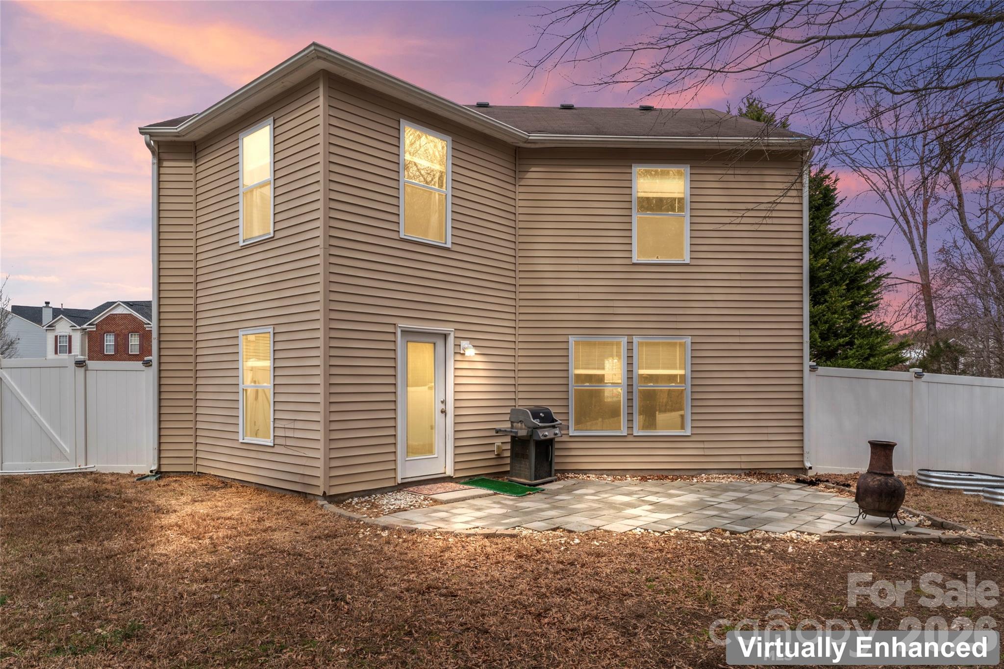 4208 Shasta Circle — Clover