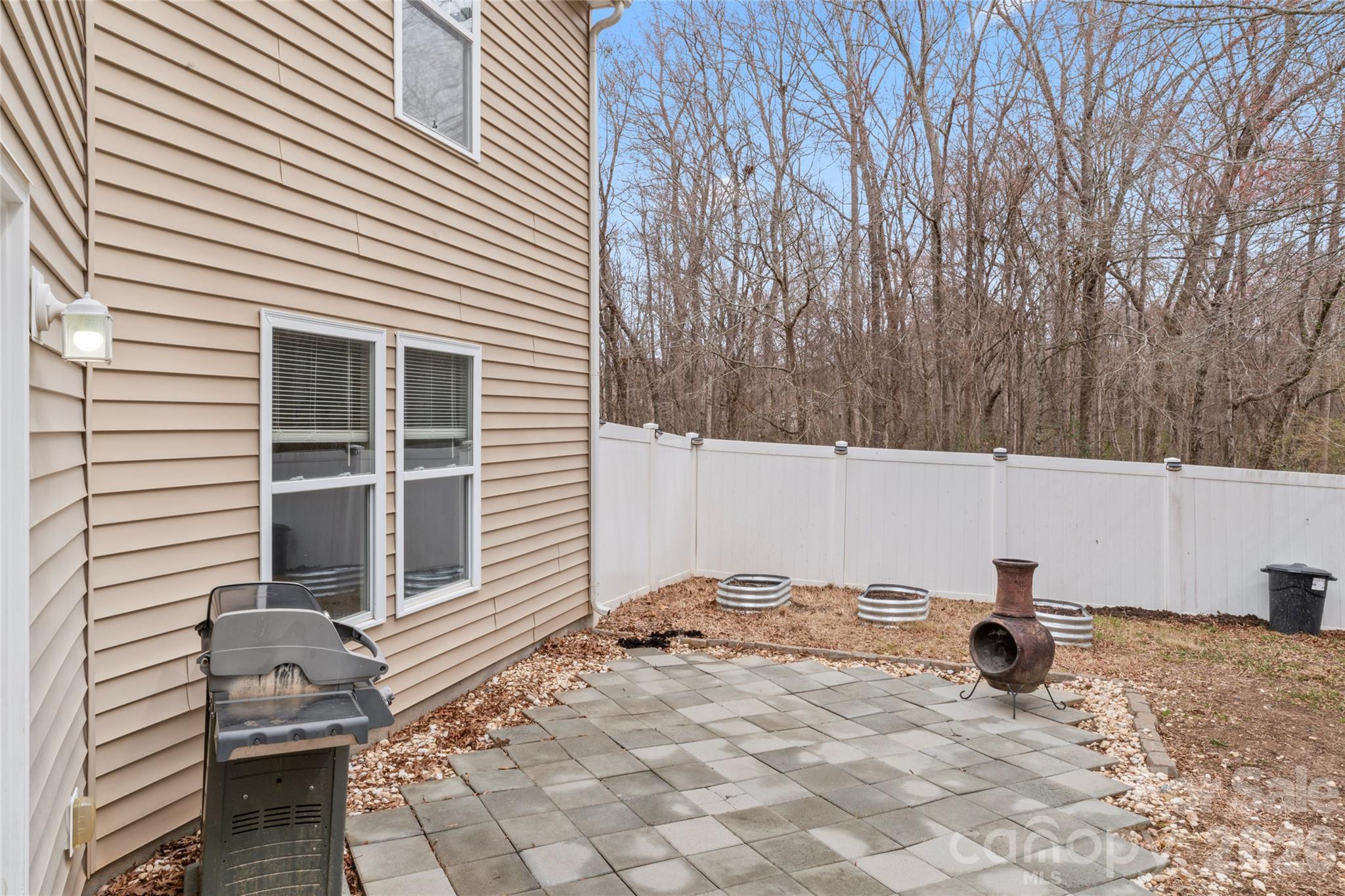 4208 Shasta Circle — Clover