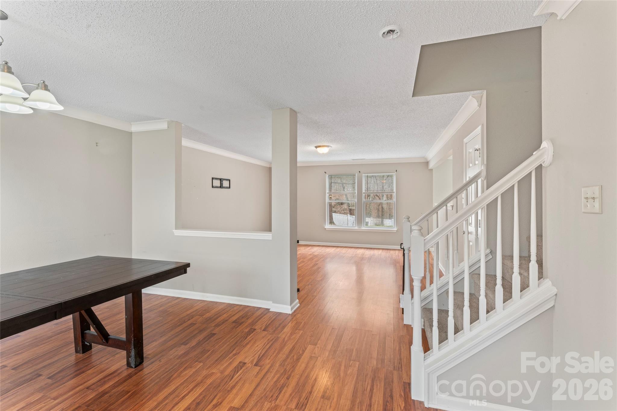 4208 Shasta Circle — Clover