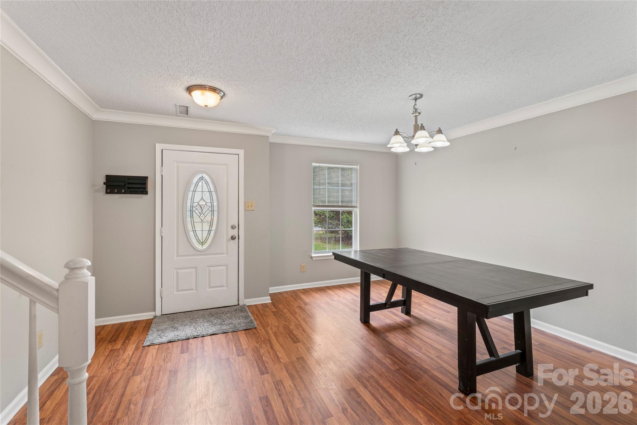 4208 Shasta Circle — Clover