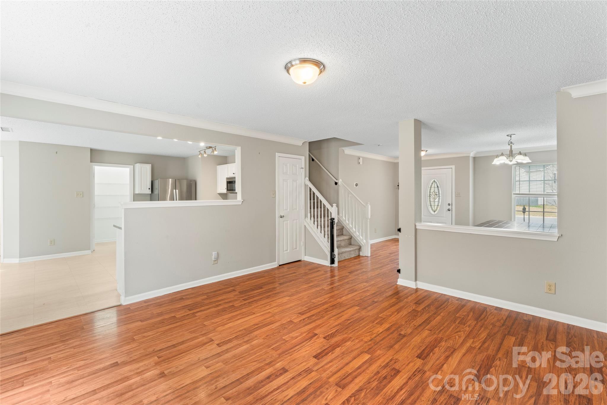 4208 Shasta Circle — Clover