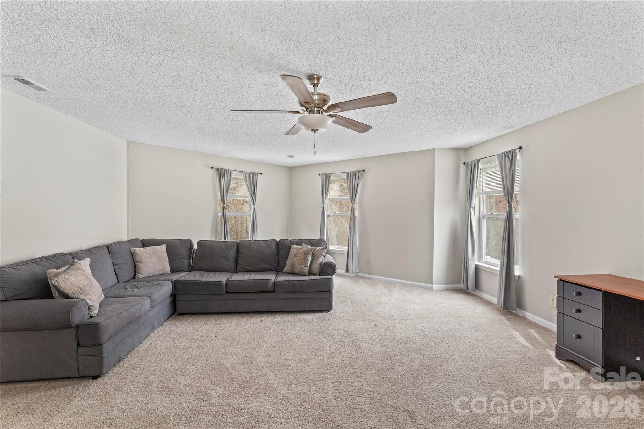 4208 Shasta Circle — Clover