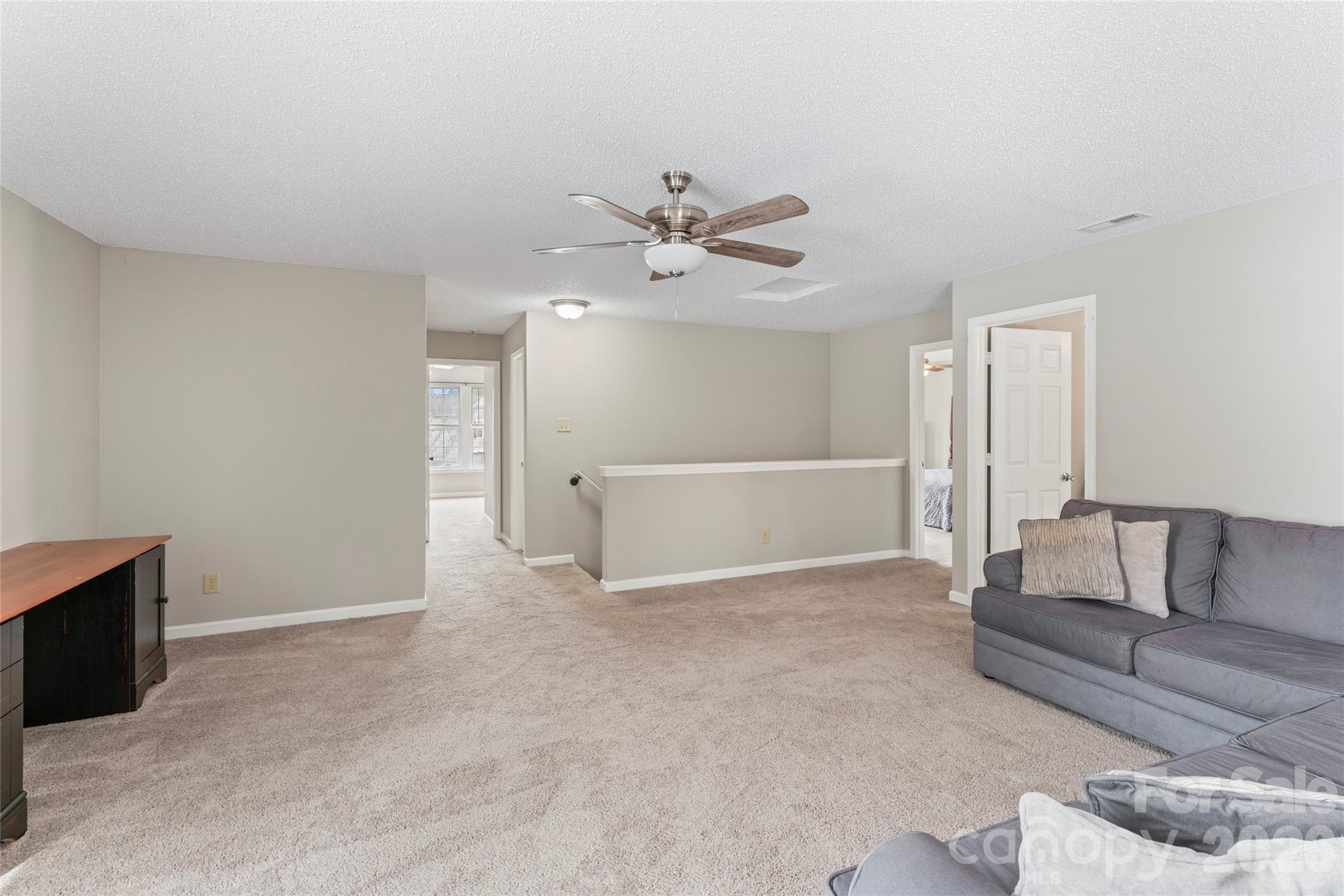 4208 Shasta Circle — Clover