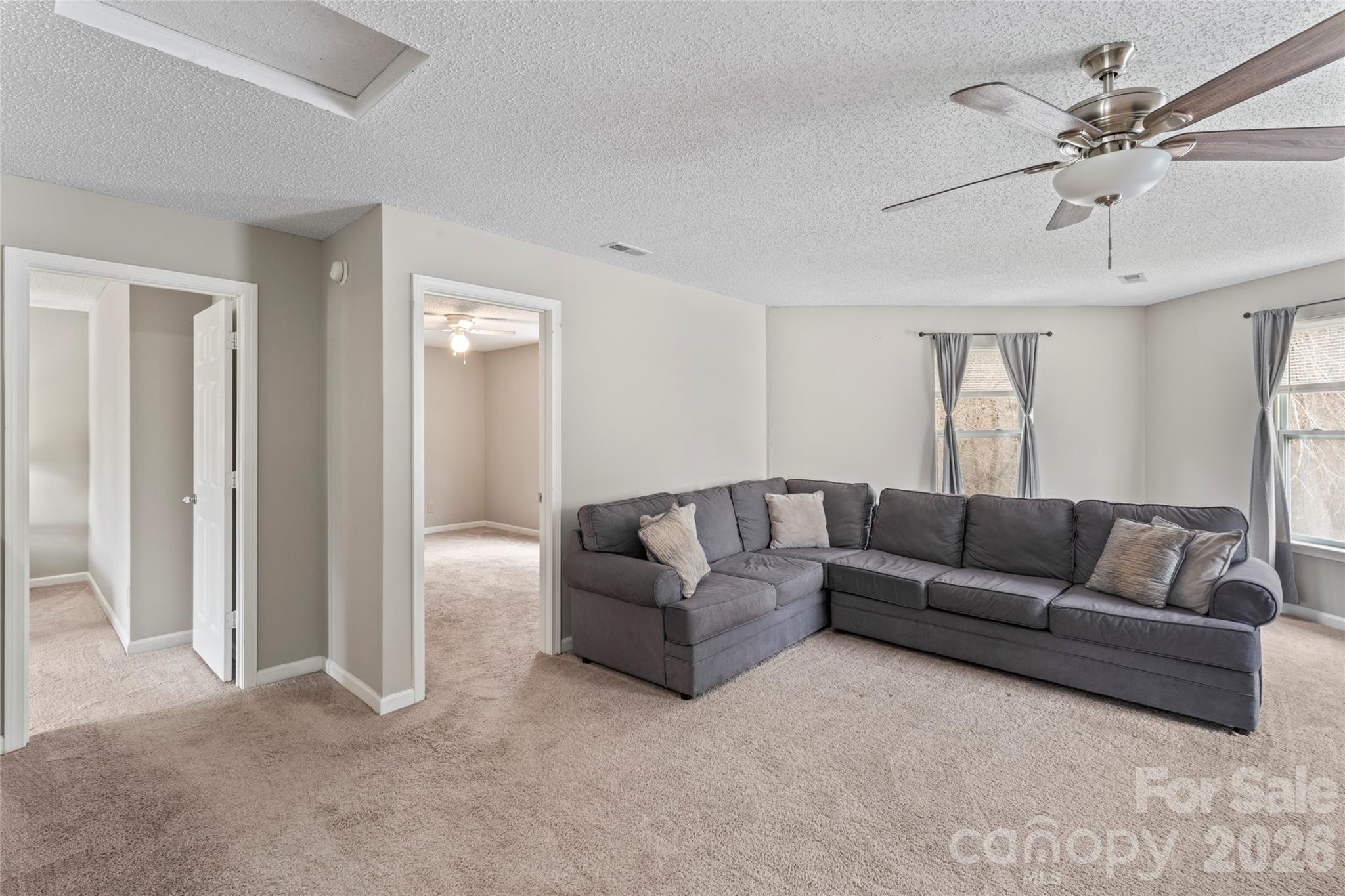 4208 Shasta Circle — Clover