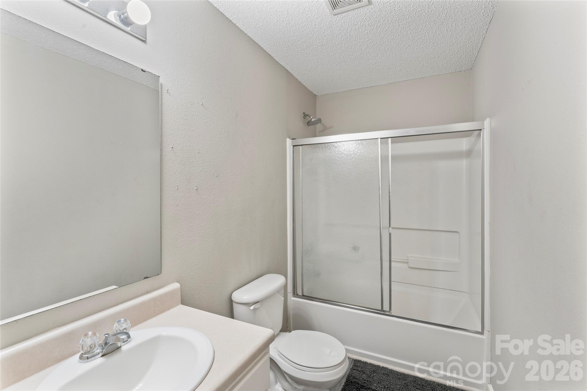 4208 Shasta Circle — Clover
