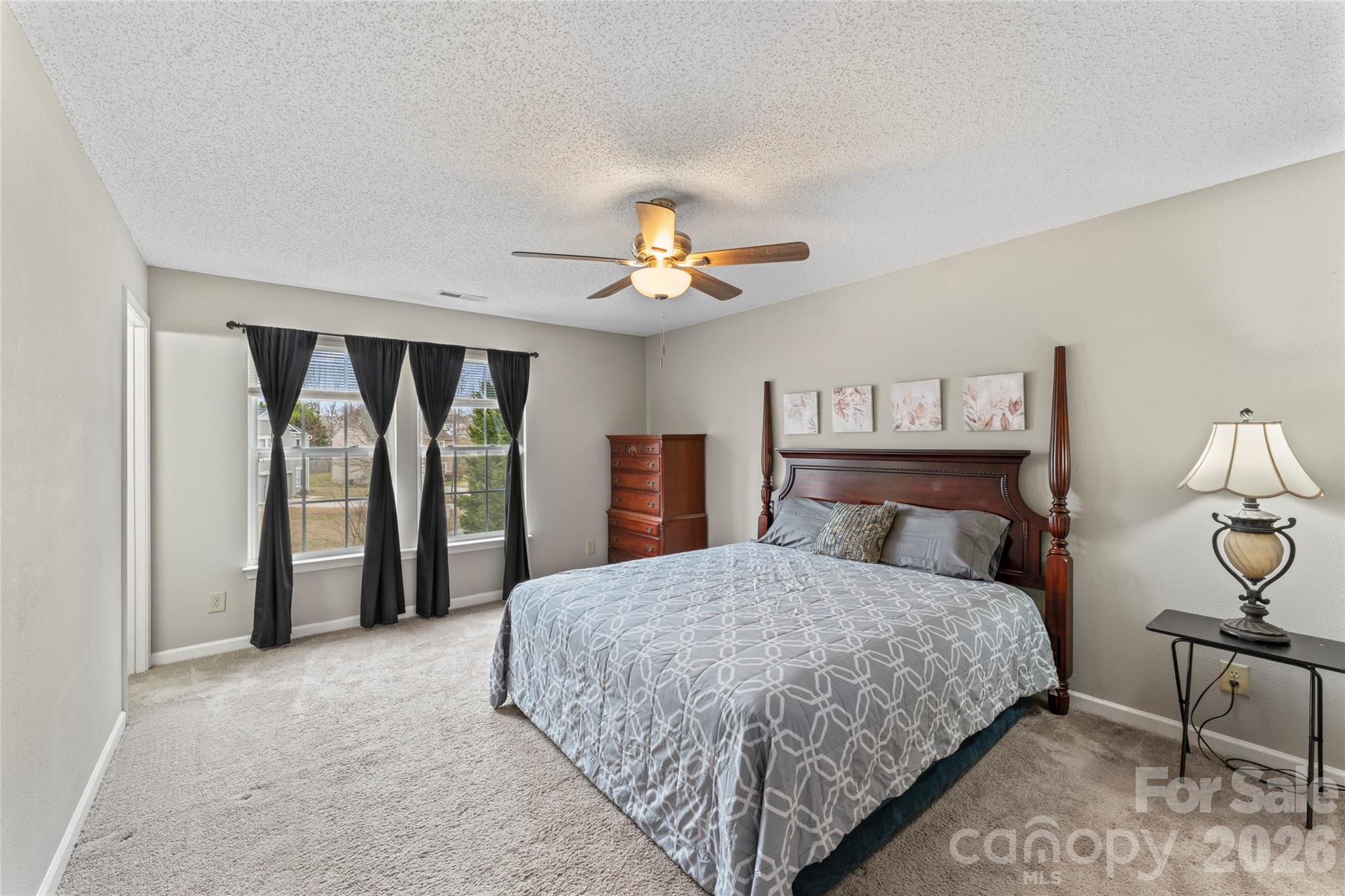 4208 Shasta Circle — Clover