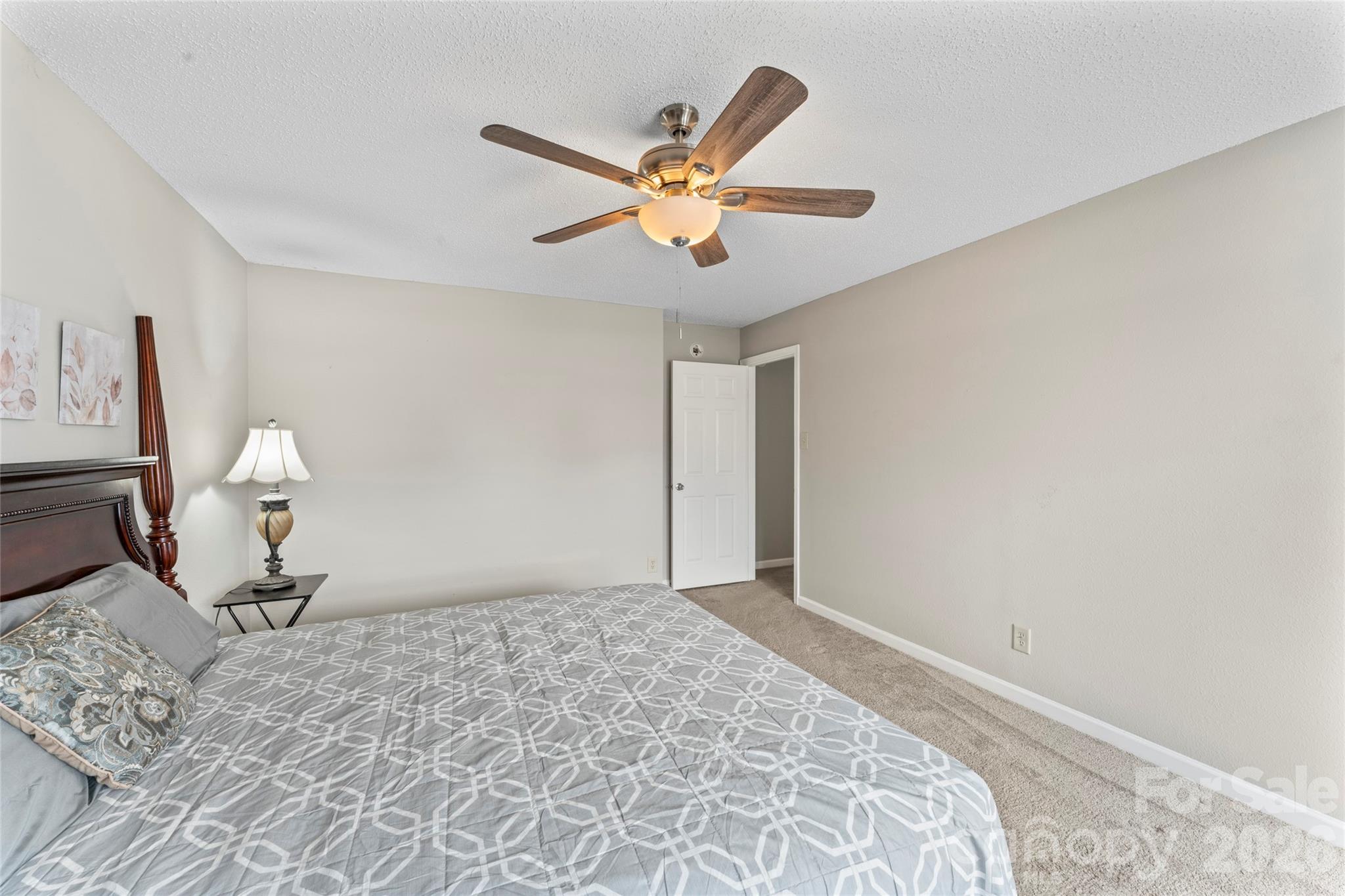 4208 Shasta Circle — Clover