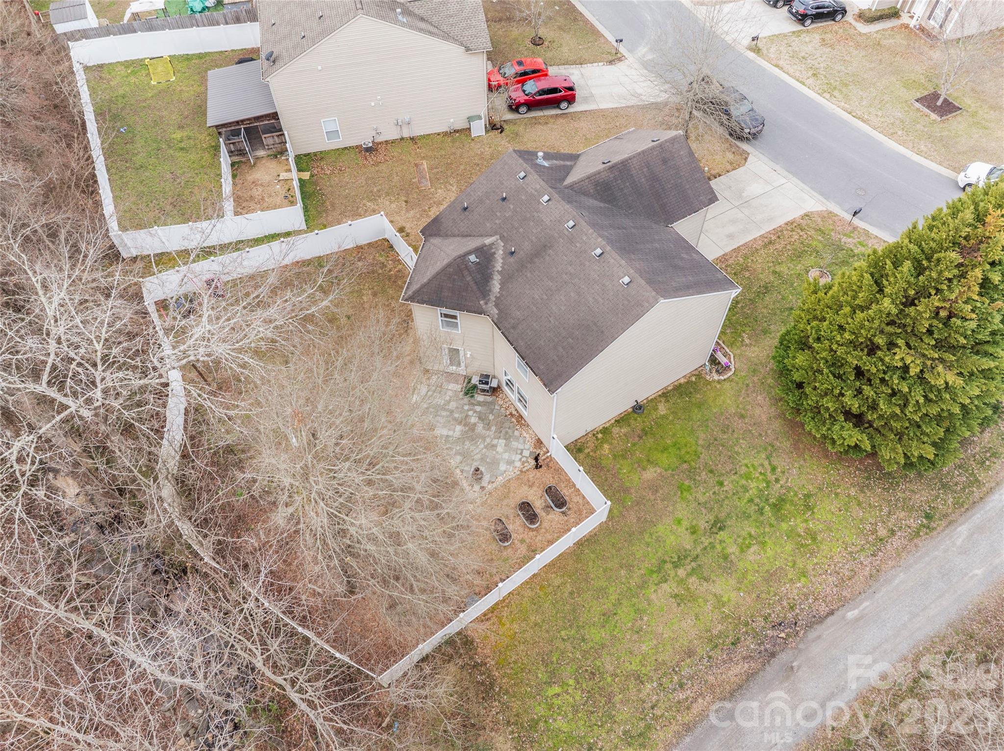 4208 Shasta Circle — Clover