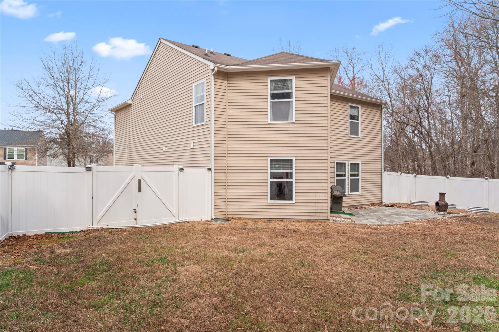 4208 Shasta Circle — Clover