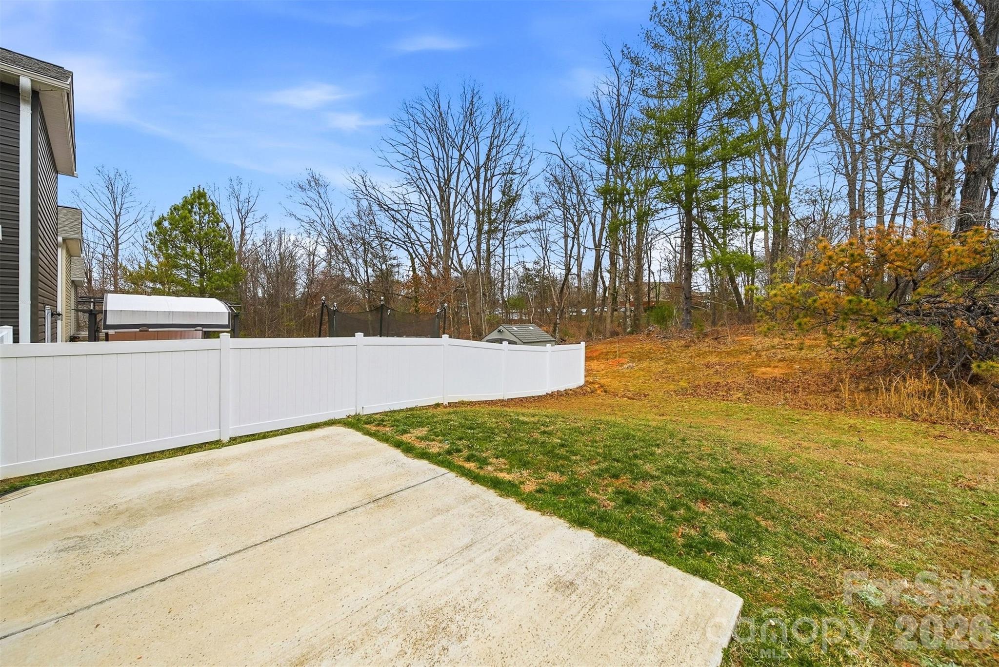 2650 14th Street NE — Hickory