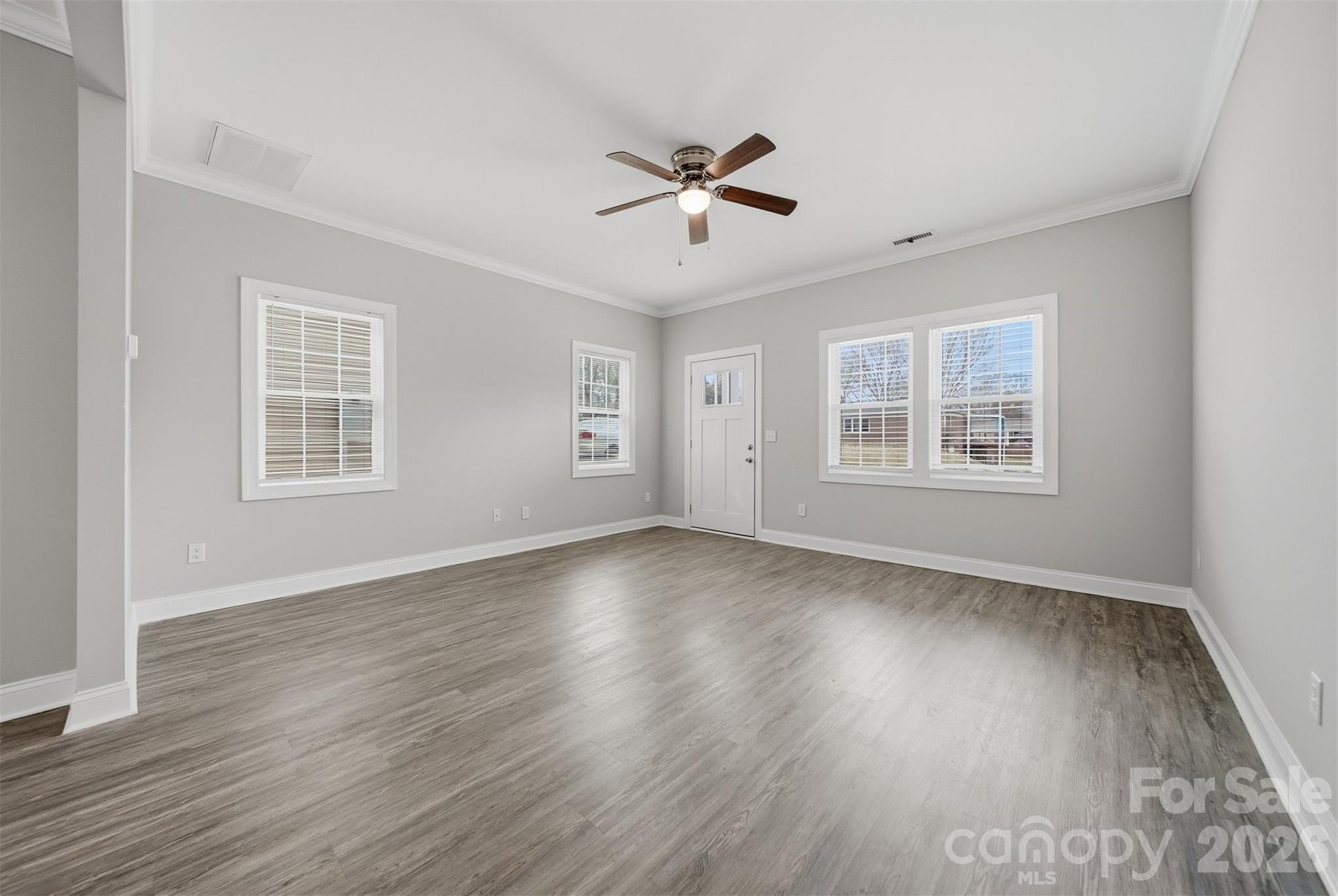 2650 14th Street NE — Hickory