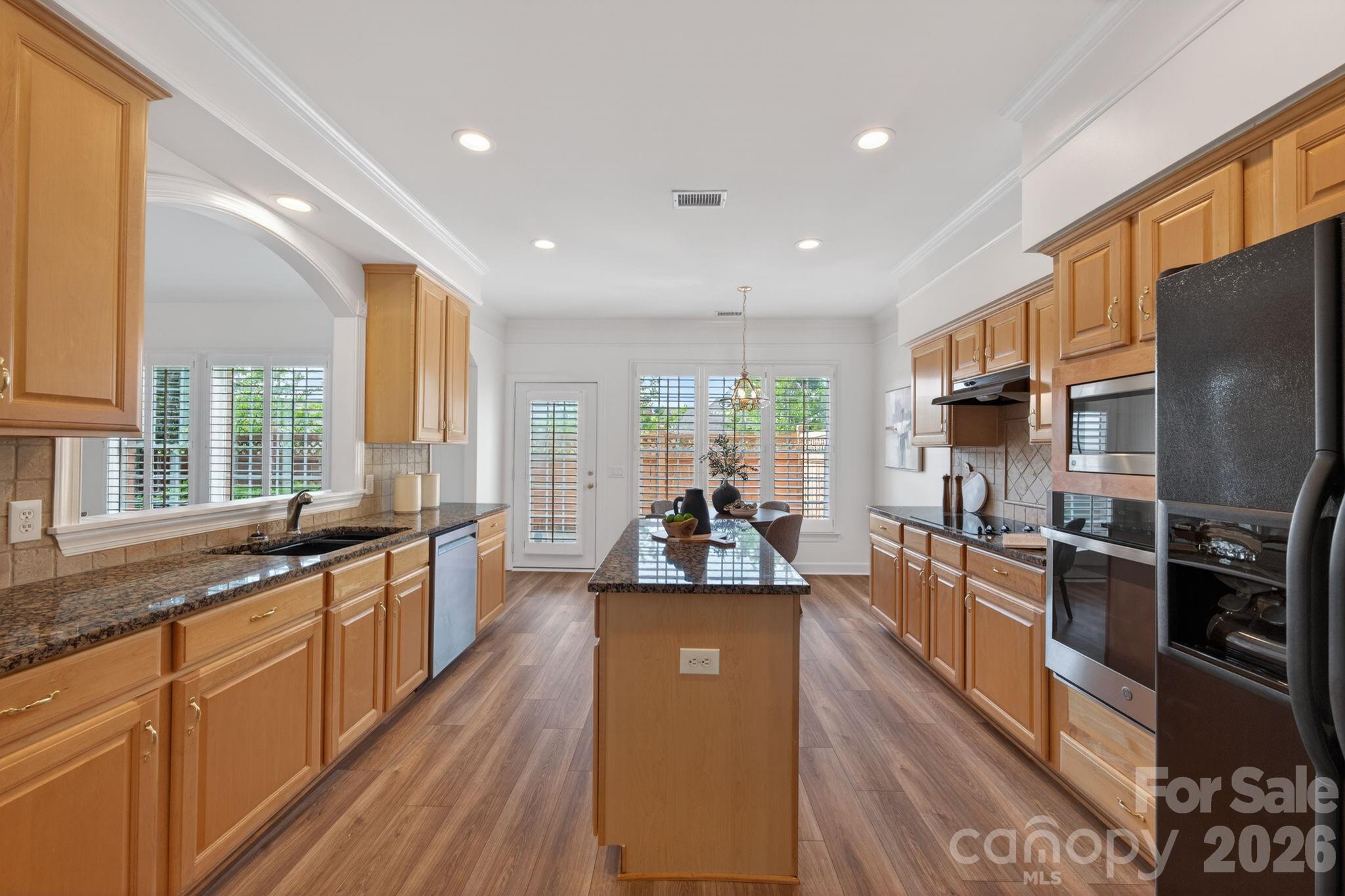 10879 Rogalla Drive — Charlotte