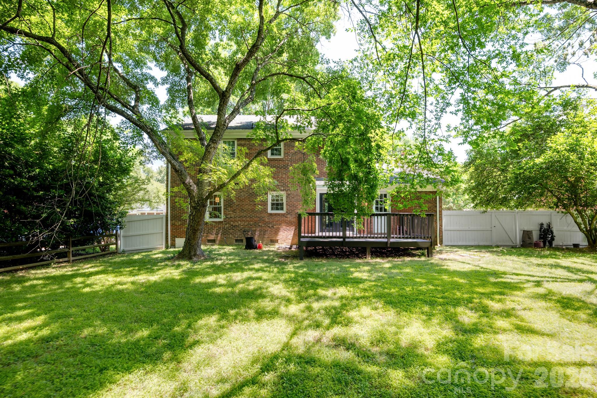 9918 Ridgemore Drive — Charlotte