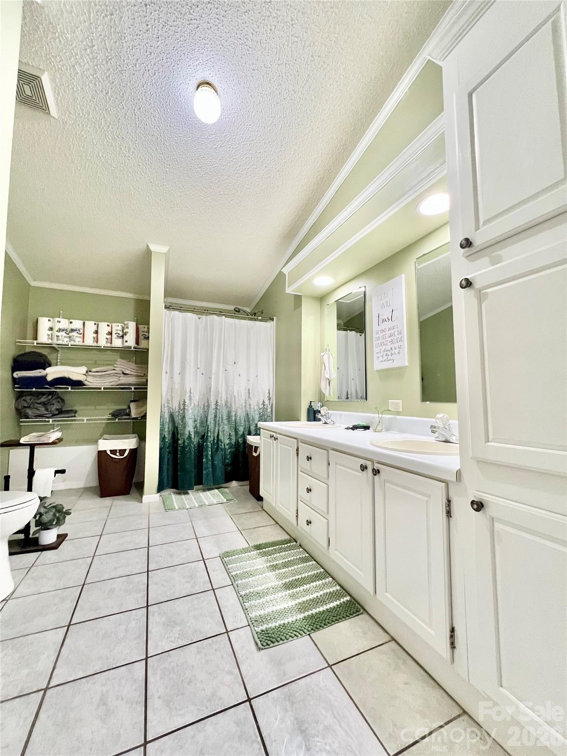 214 Heritage Circle — Taylorsville