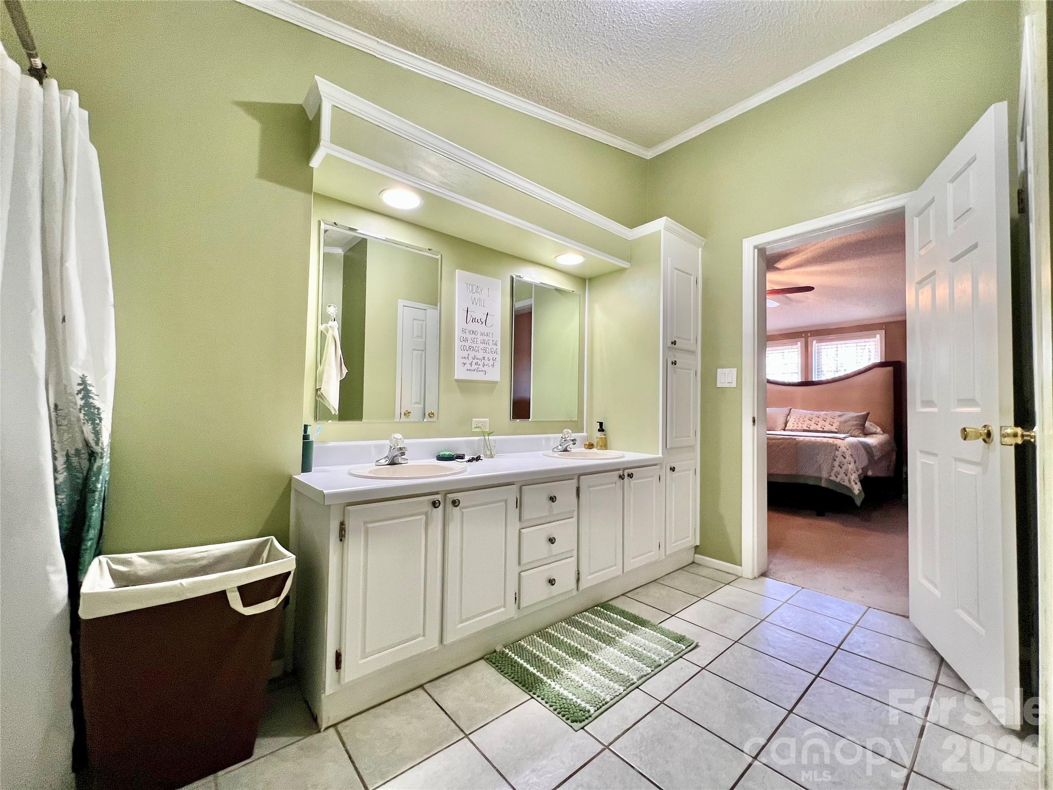 214 Heritage Circle — Taylorsville