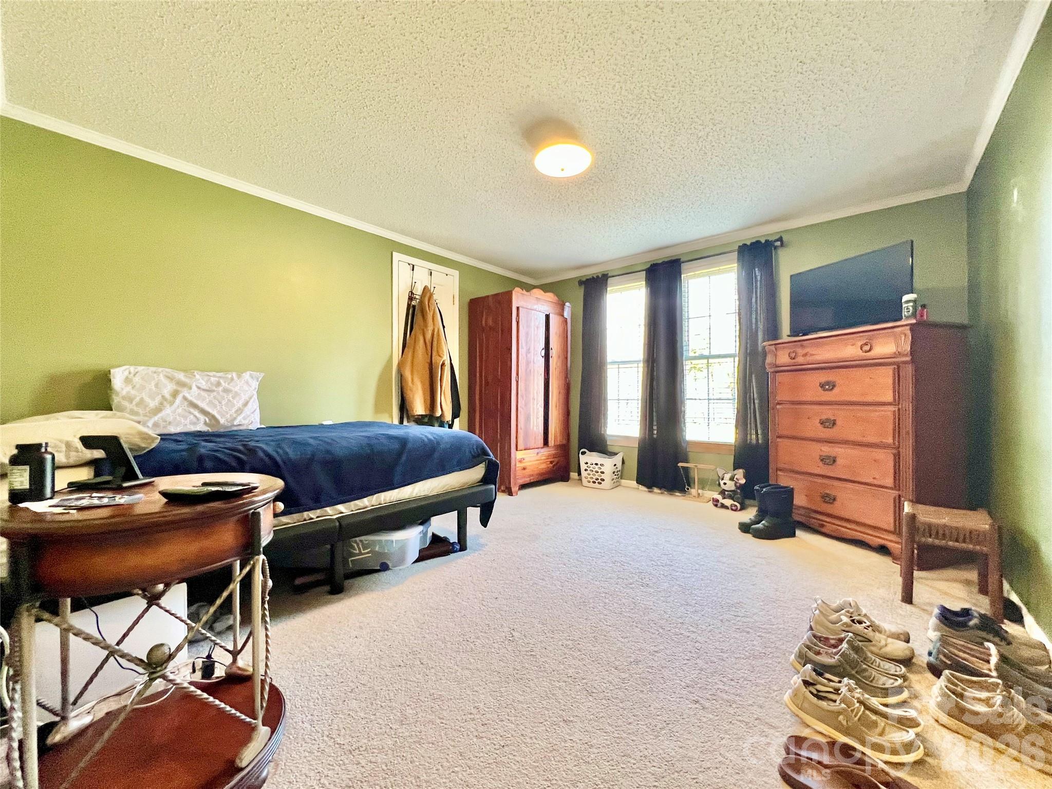 214 Heritage Circle — Taylorsville
