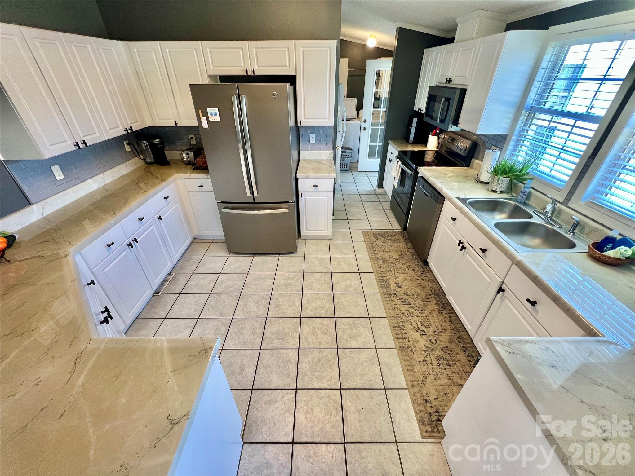 214 Heritage Circle — Taylorsville