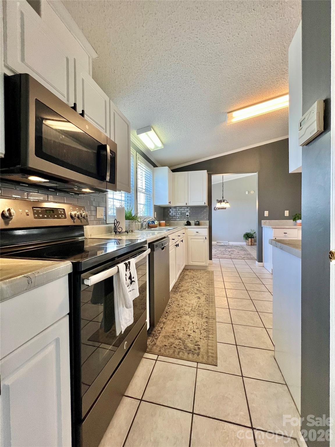 214 Heritage Circle — Taylorsville