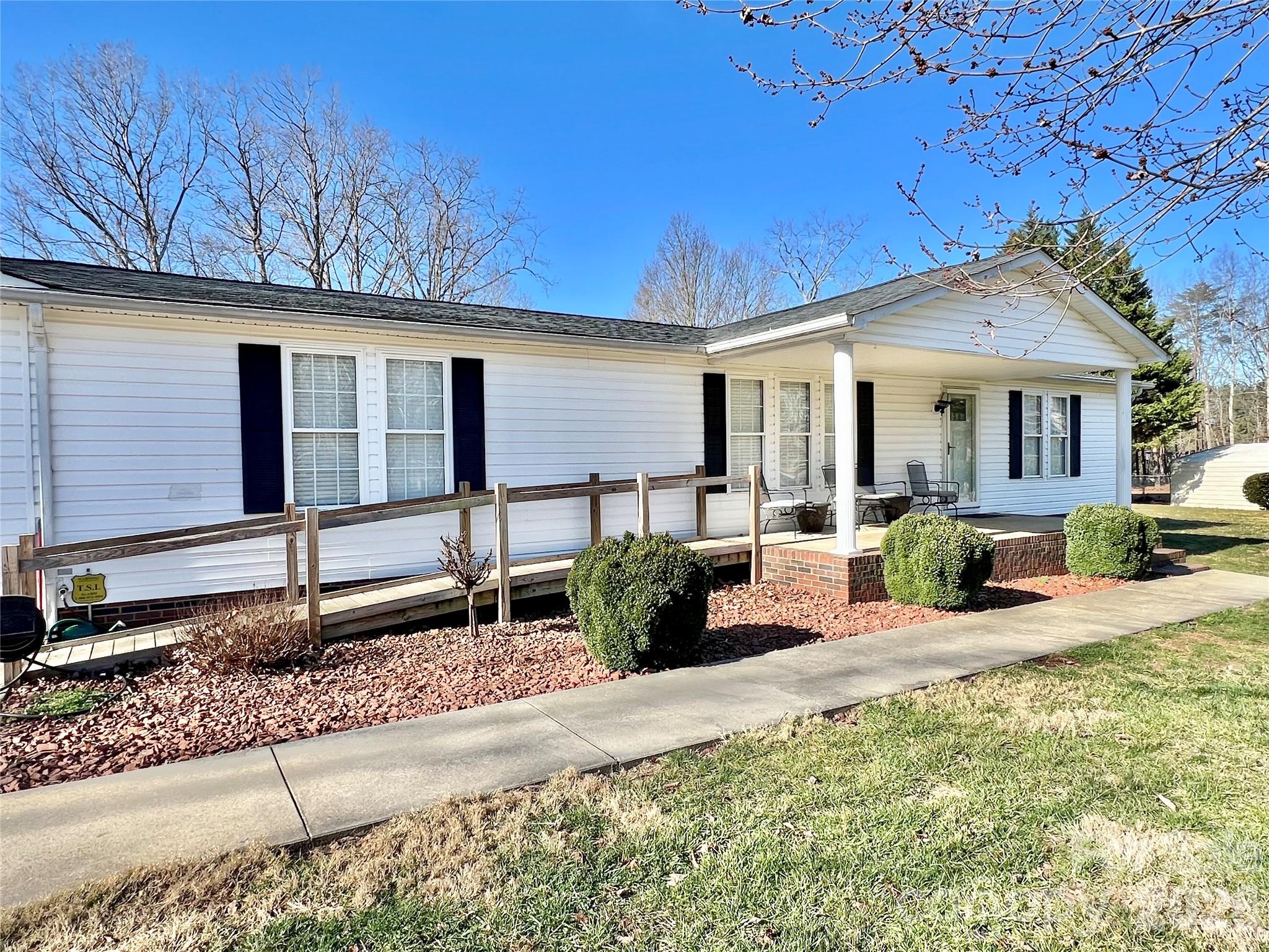 214 Heritage Circle — Taylorsville