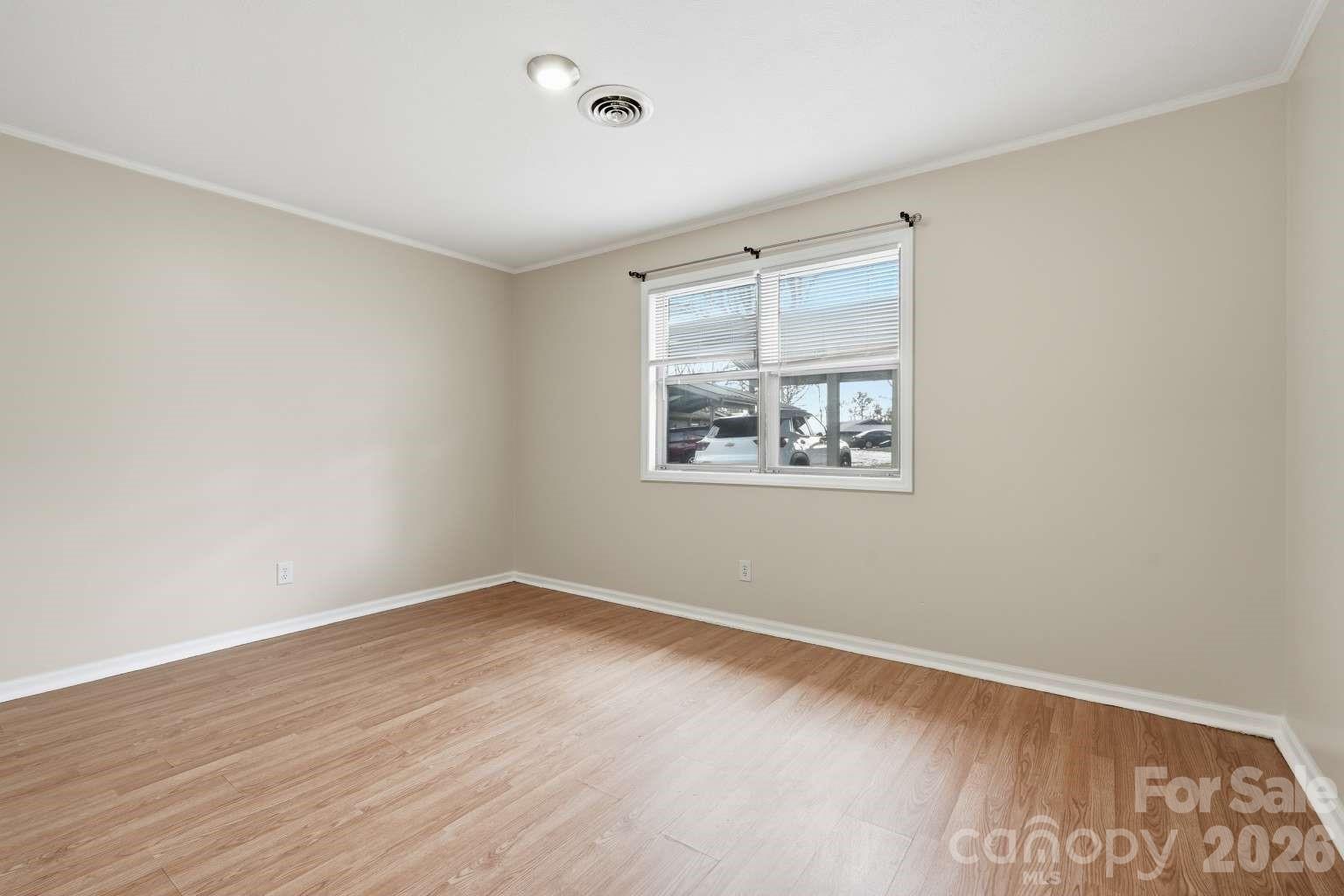 714 Farmington Circle — Hendersonville