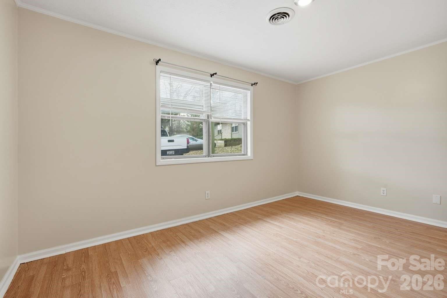 714 Farmington Circle — Hendersonville