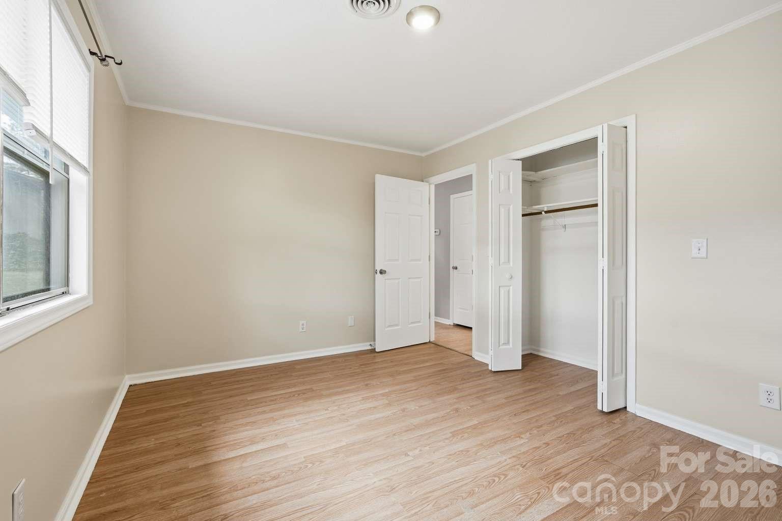 714 Farmington Circle — Hendersonville