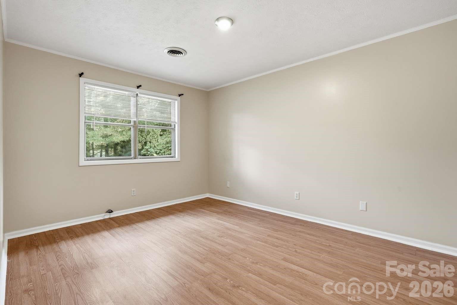 714 Farmington Circle — Hendersonville