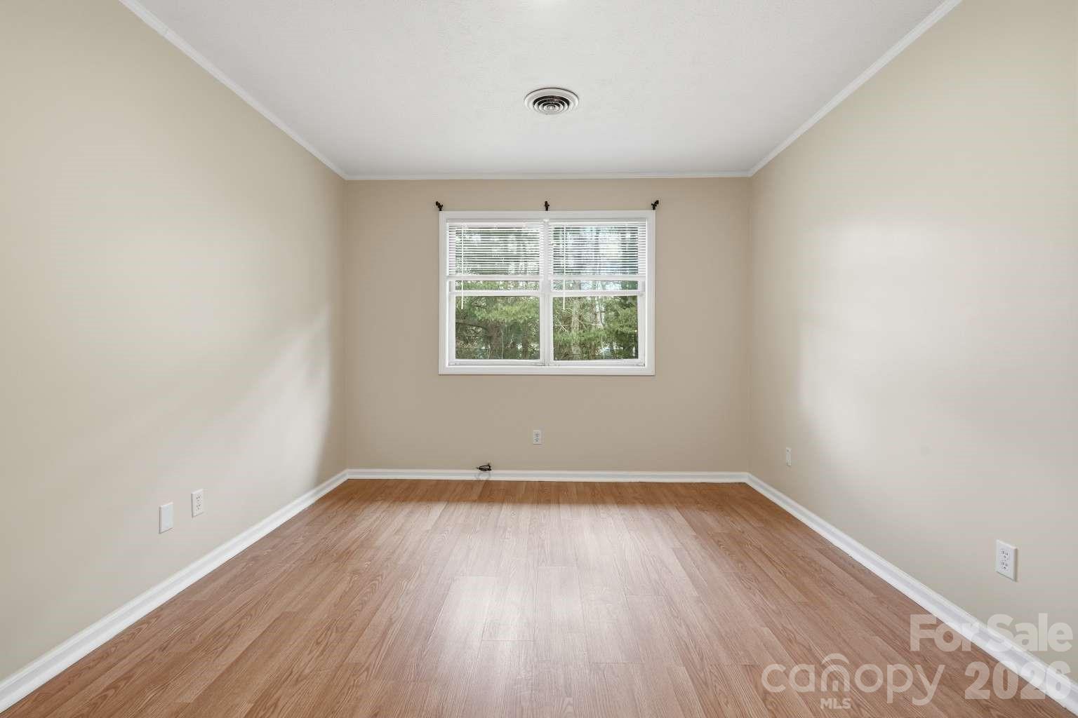 714 Farmington Circle — Hendersonville