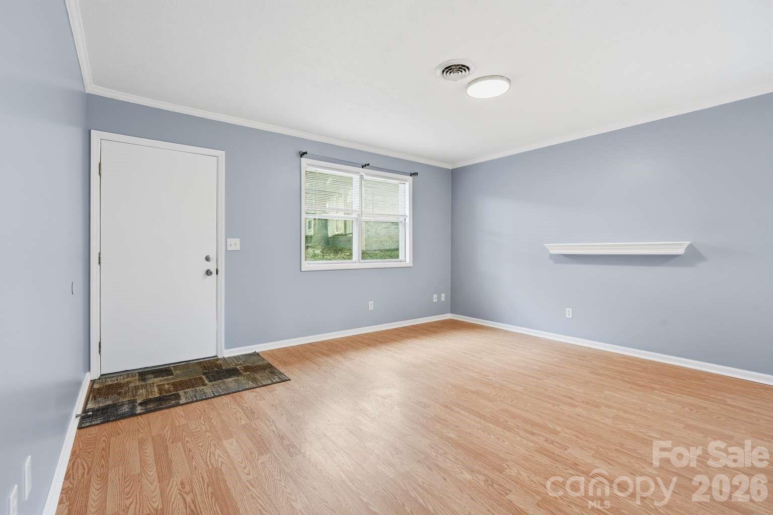 714 Farmington Circle — Hendersonville