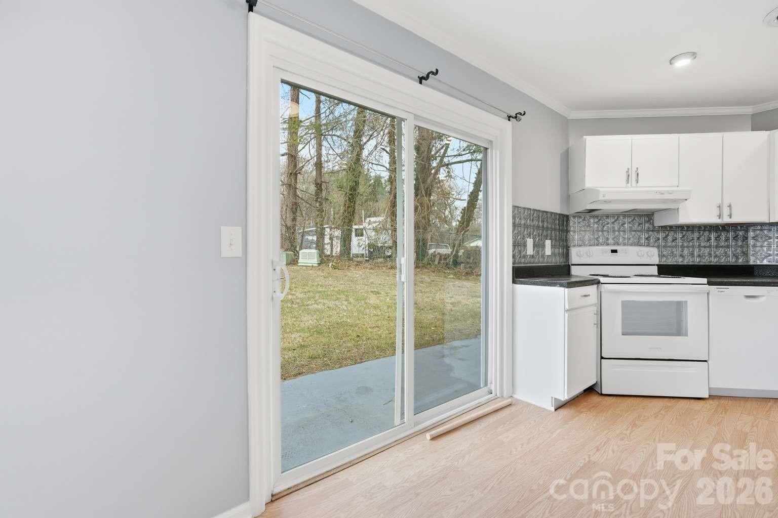 714 Farmington Circle — Hendersonville