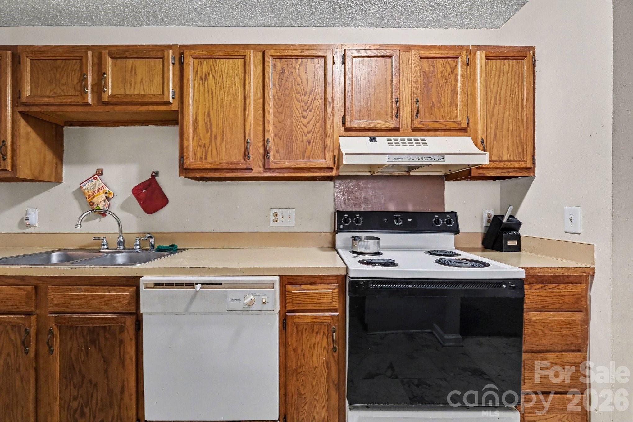 6234 Rosecroft Drive — Charlotte